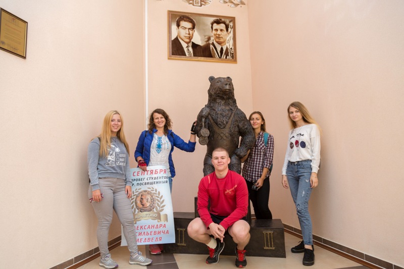 в зале славы борцов