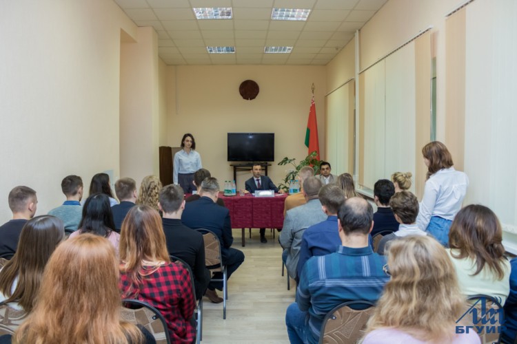 Встреча ректора со студентами, проживающими в общежитиях
