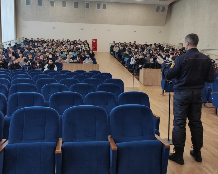 Встреча сотрудников и обучающихся факультета компьютерного проектирования с сотрудниками ИДН УВД Советского района г. Минска.
