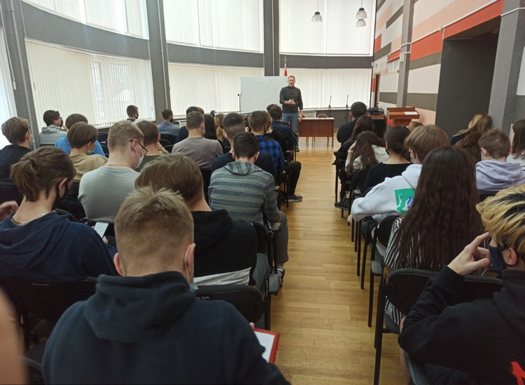 Встреча представителя РОО «Жизнь без наркотиков» со студентами первого курса
