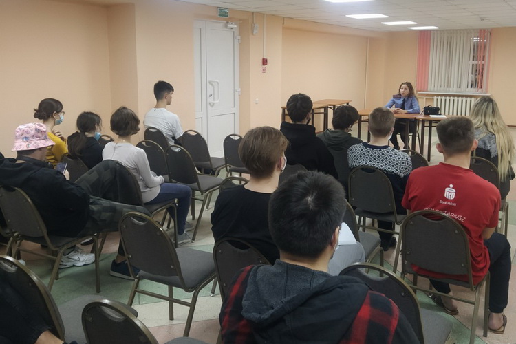Встреча несовершеннолетних обучающихся, проживающих в общежитии № 2, с инспектором ИДН УВД администрации Советского района г.Минска