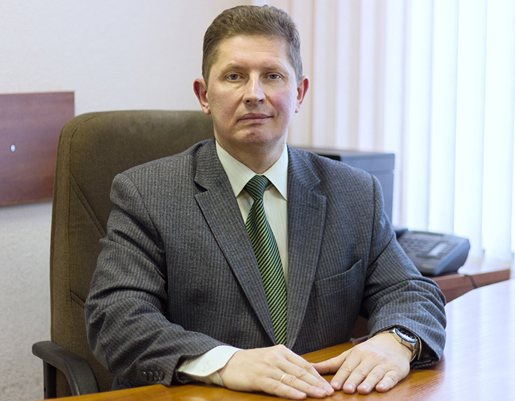 Декан ФИБ Сергей Викторович Дробот