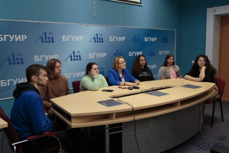 Команда IT.by во время онлайн-трансляции финала конкурса МАГАТЭ