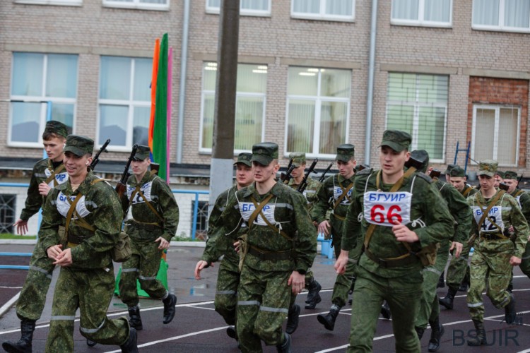 Марш-бросок курсантов БГУИР