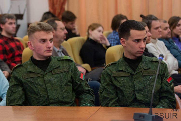 В БГУИР обсудили закон о Всебелорусском народном собрании с депутатом Палаты Представителей