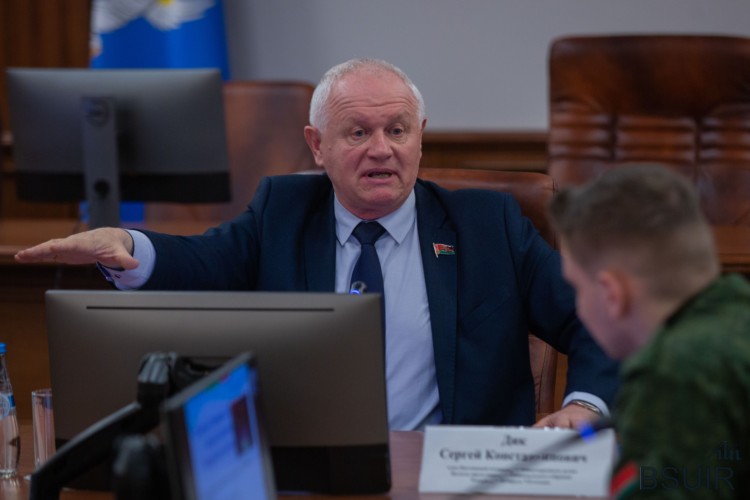 В БГУИР обсудили закон о Всебелорусском народном собрании с депутатом Палаты Представителей