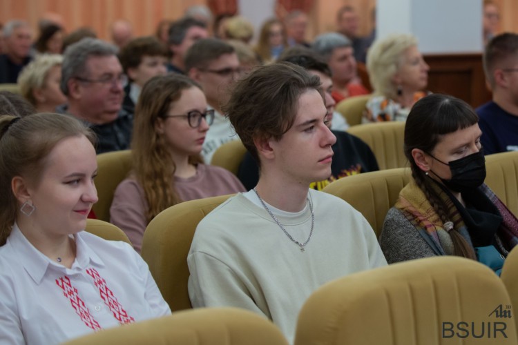 В БГУИР обсудили закон о Всебелорусском народном собрании с депутатом Палаты Представителей