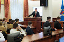 Белорусский политолог встретился с трудовым коллективом и обучающимися БГУИР