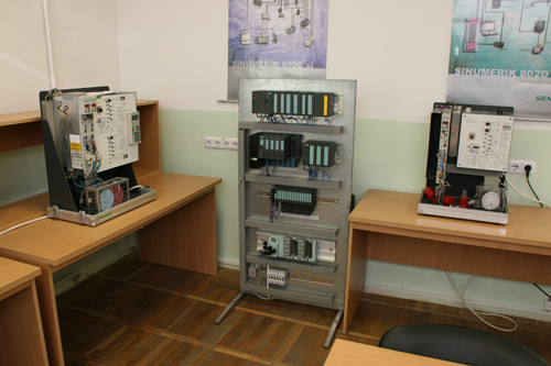 Лабораторный стенд -  Системы управления приводами