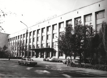 Учебный корпус N1 в 60-е годы